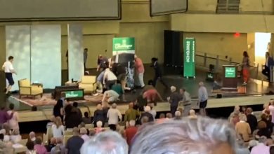 Author Salman Rushdie Attacked On Stage In New York City 4 Salman Rushdie Attacked